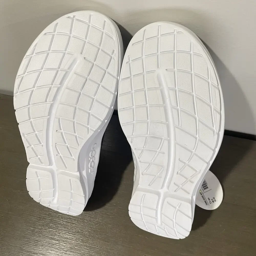 OOFOS Womens Size 11 Shoes NEW with Tags OOMG Eezee Slip On Black White 5072